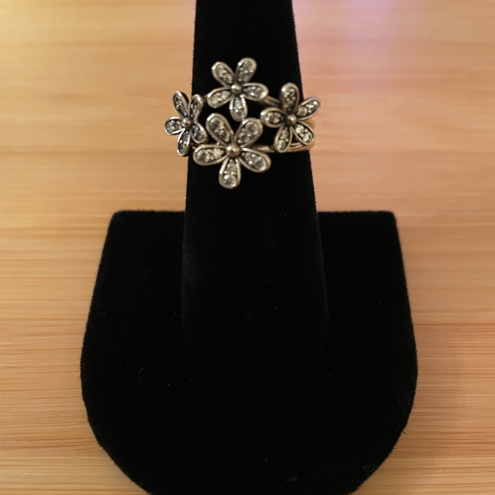 Pandora Dazzling Daises/Daisy Ring, size 6 - Picture 2 of 8